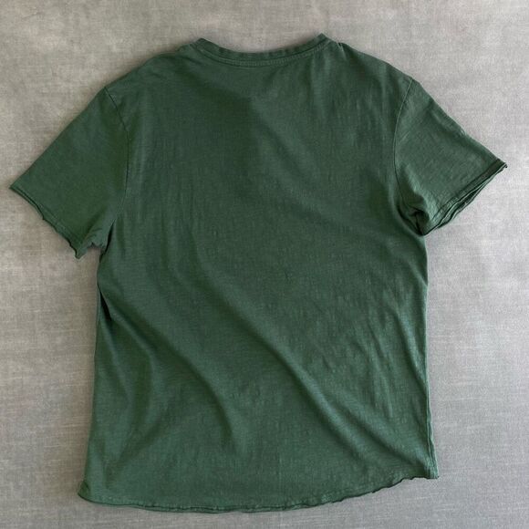 Refinery T-Shirt Mens Large Green Henley Raw Hem Tee Casual Outdoors Streetwear - Picture 4 of 9